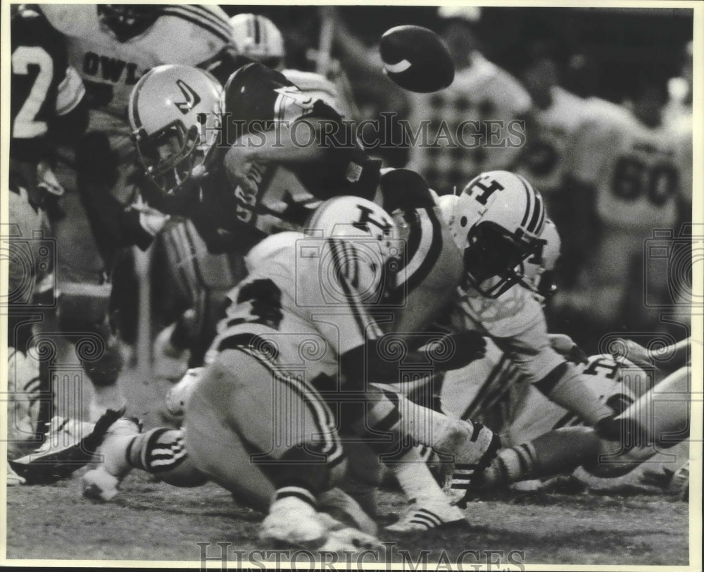 1985 Press Photo Judson and Highlands tangle in a high school football game- Historic Images