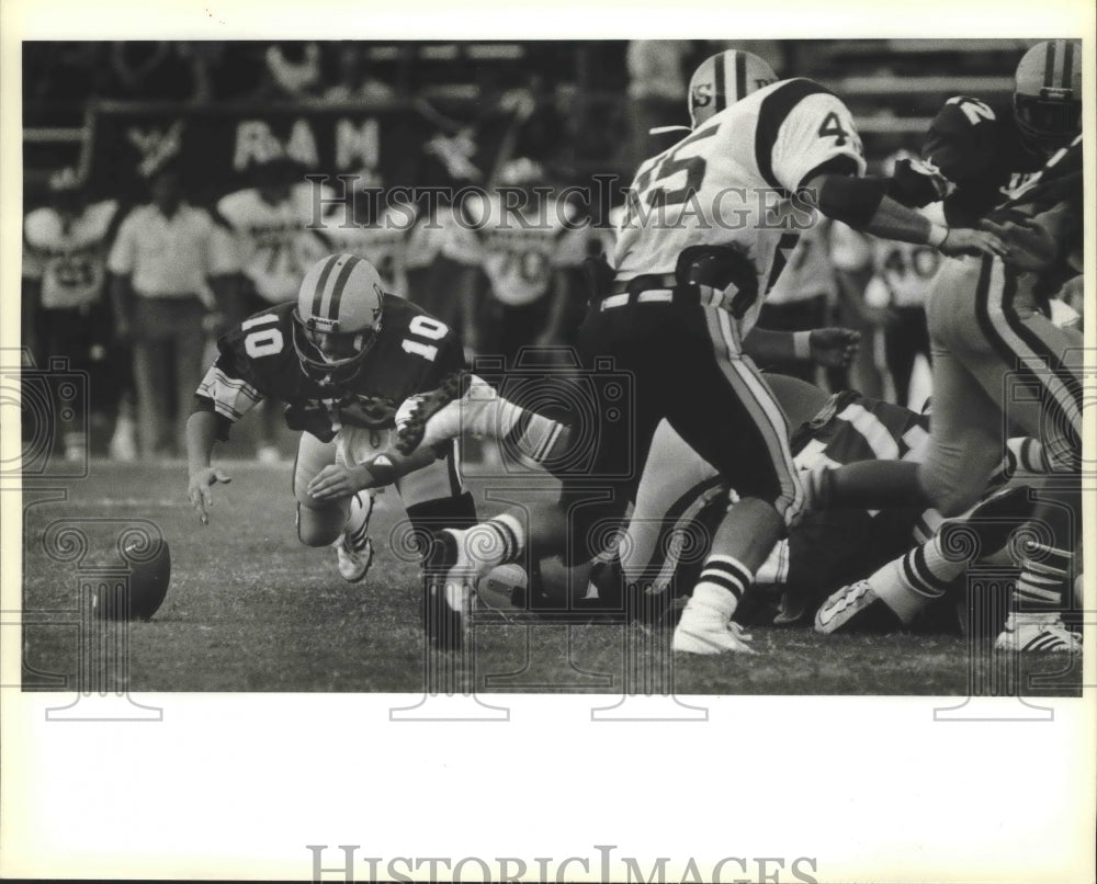 1985 Press Photo Judson High School football player Steward Perez in action- Historic Images