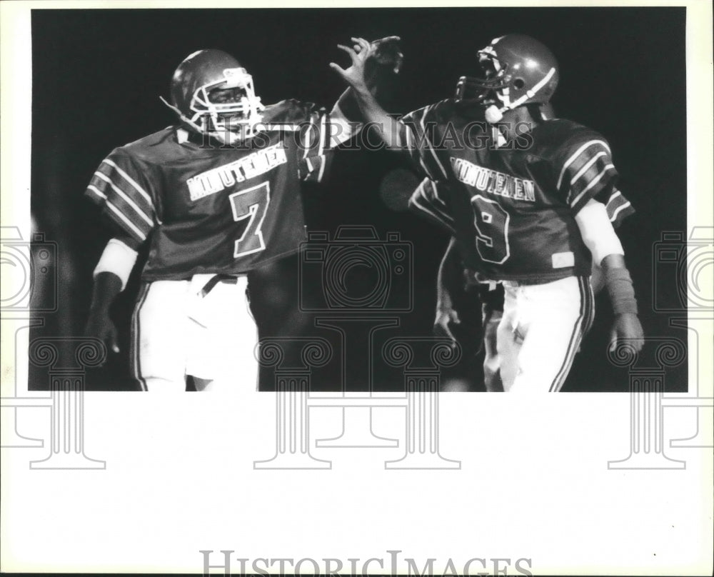 1986 Press Photo Memorial football players Terry Stevenson and Edward Romo- Historic Images