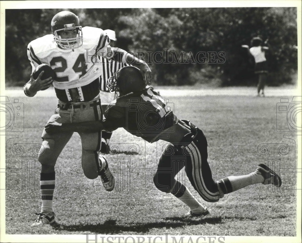 1986 Press Photo Antonian plays Bruni in a high school football game - sas00497- Historic Images