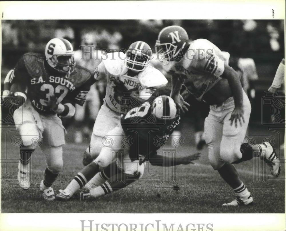 1986 Press Photo High school football all-stars compete in a North-South game- Historic Images