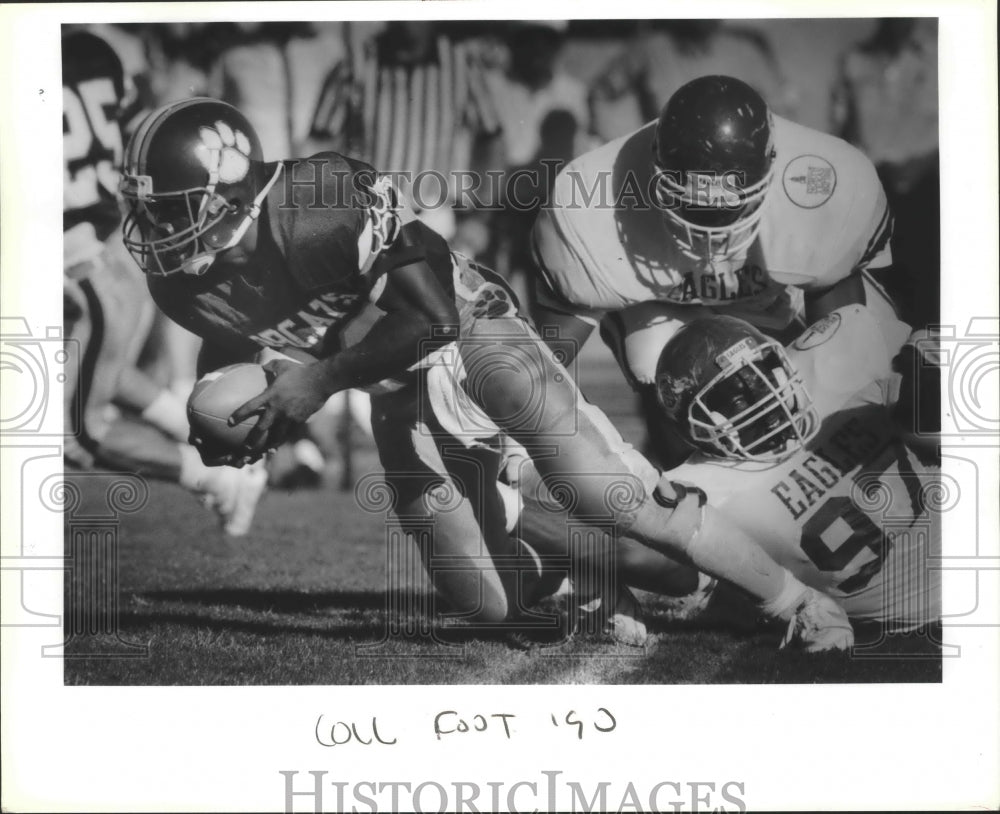 1990 Press Photo Southwest Texas plays North Texas in a college football game- Historic Images
