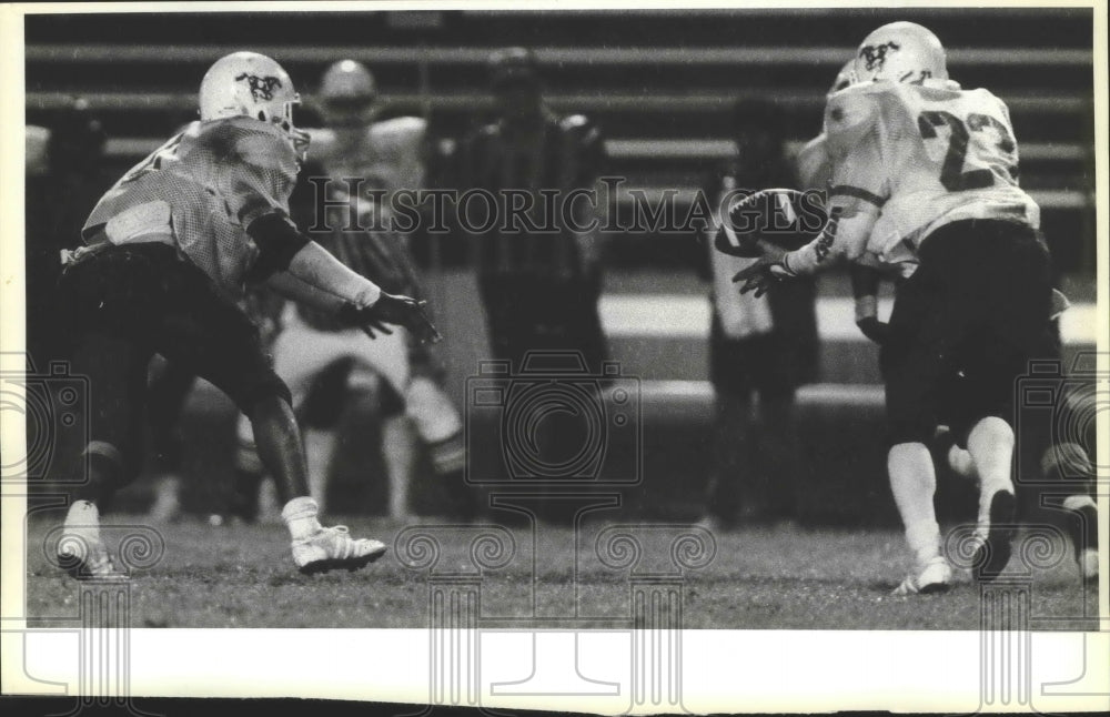 1985 Press Photo Marshall and John Jay high schools play a prep football game- Historic Images