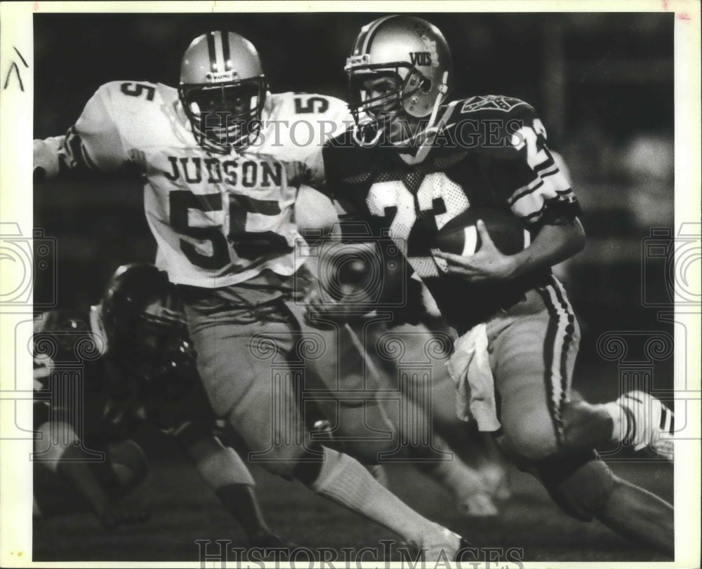 1986 Press Photo Lee and Judson clash in a high school football game - sas00682- Historic Images