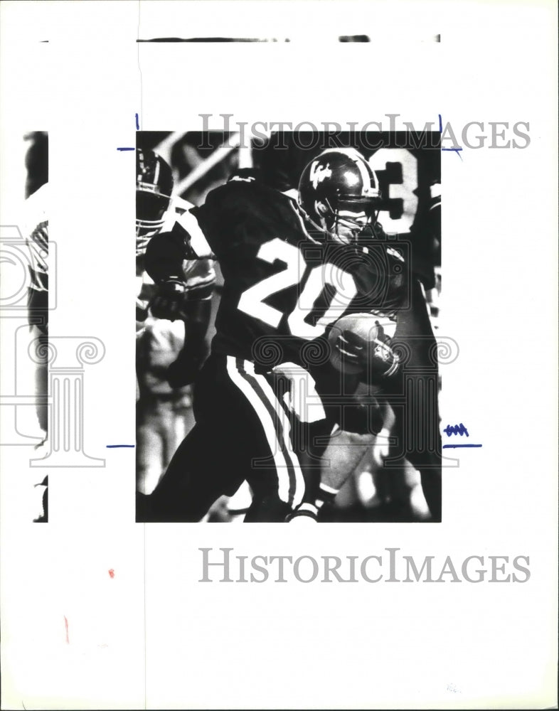 1993 Press Photo Churchill High football player Richard Gartner carries the ball- Historic Images