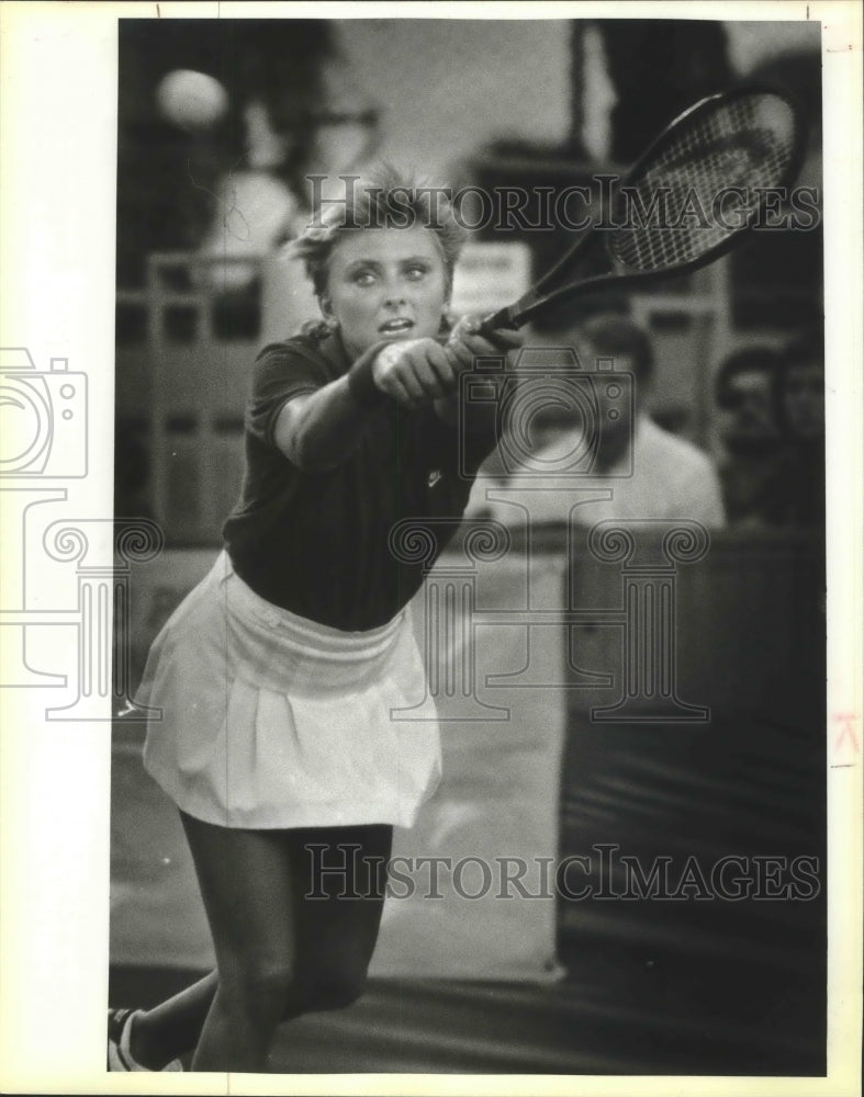 1985 Press Photo Tennis player Mary Lou Piatek, San Diego Buds, McFarlin center- Historic Images