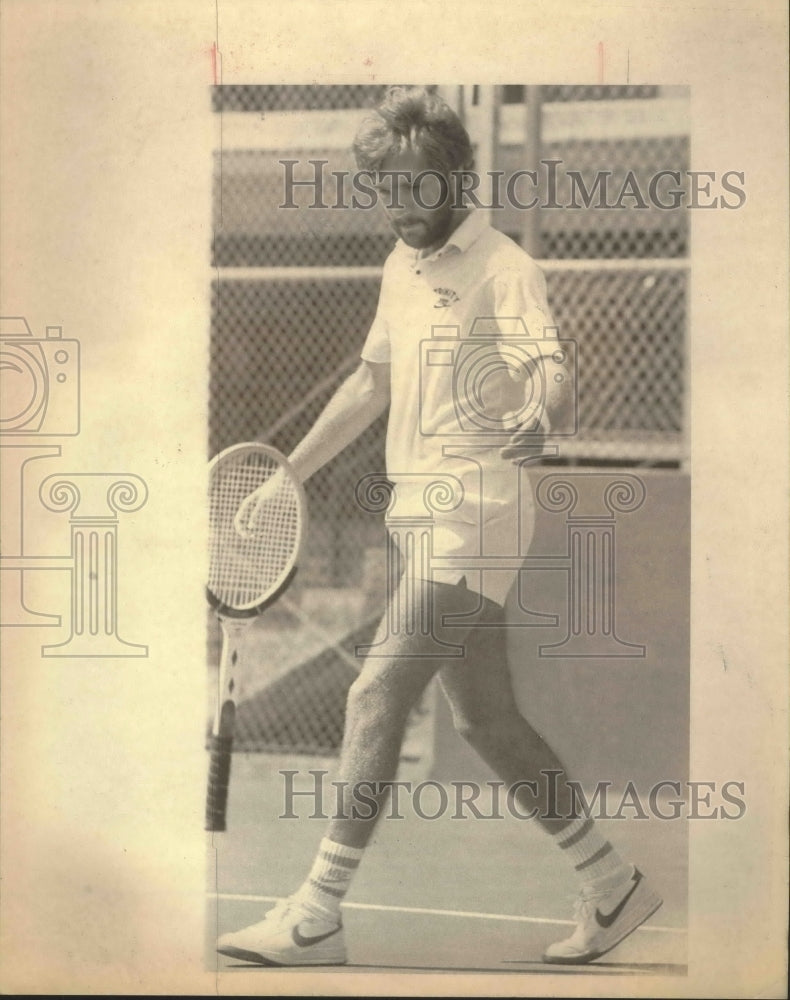 1982 Press Photo Trinity tennis player Mark Pinchoff during a match vs. Arkansas- Historic Images