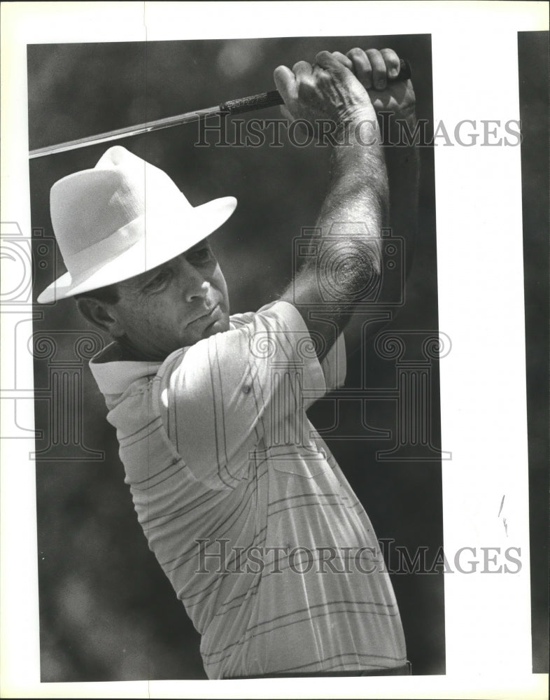 1988 Press Photo Pro golfer Bruce Crampton at the Senior PGA Dominion- Historic Images