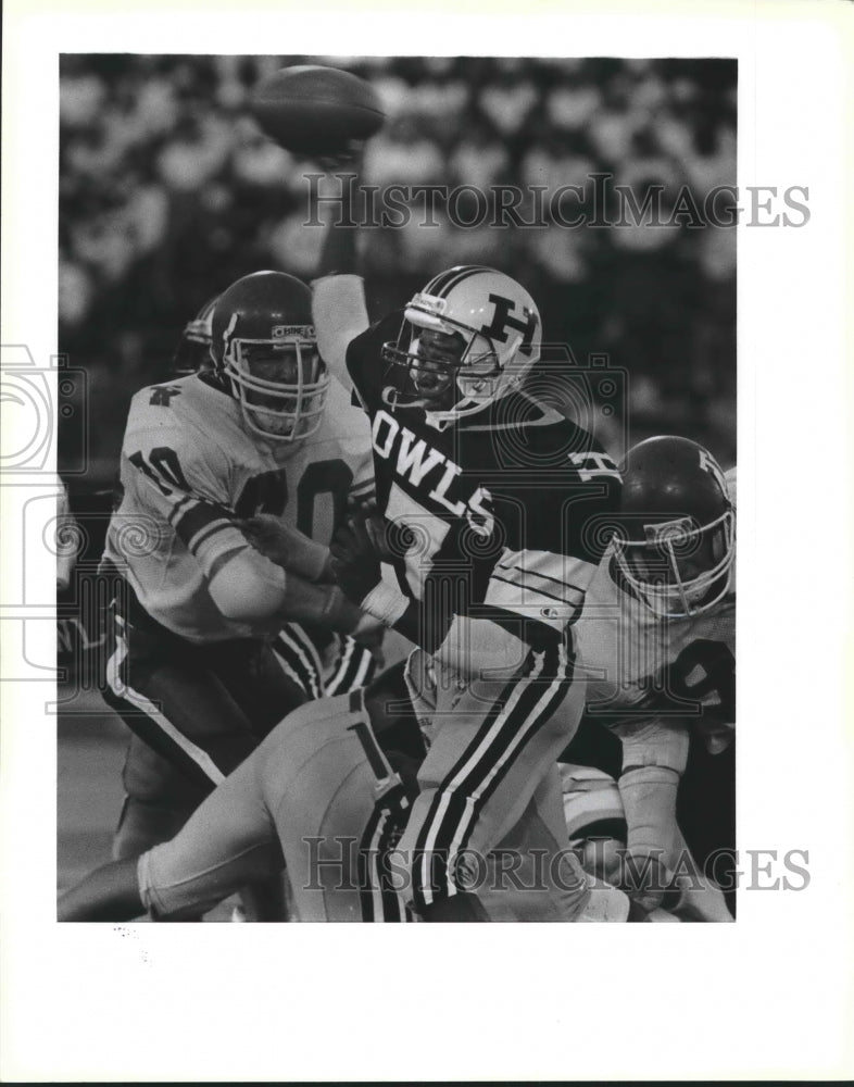 1989 Press Photo Highlands High football quarterback Devin Hartfield in action- Historic Images
