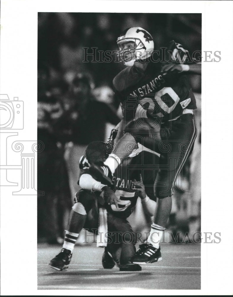 1990 Press Photo Jefferson High football players Americo Ayala, Robbie Perales- Historic Images