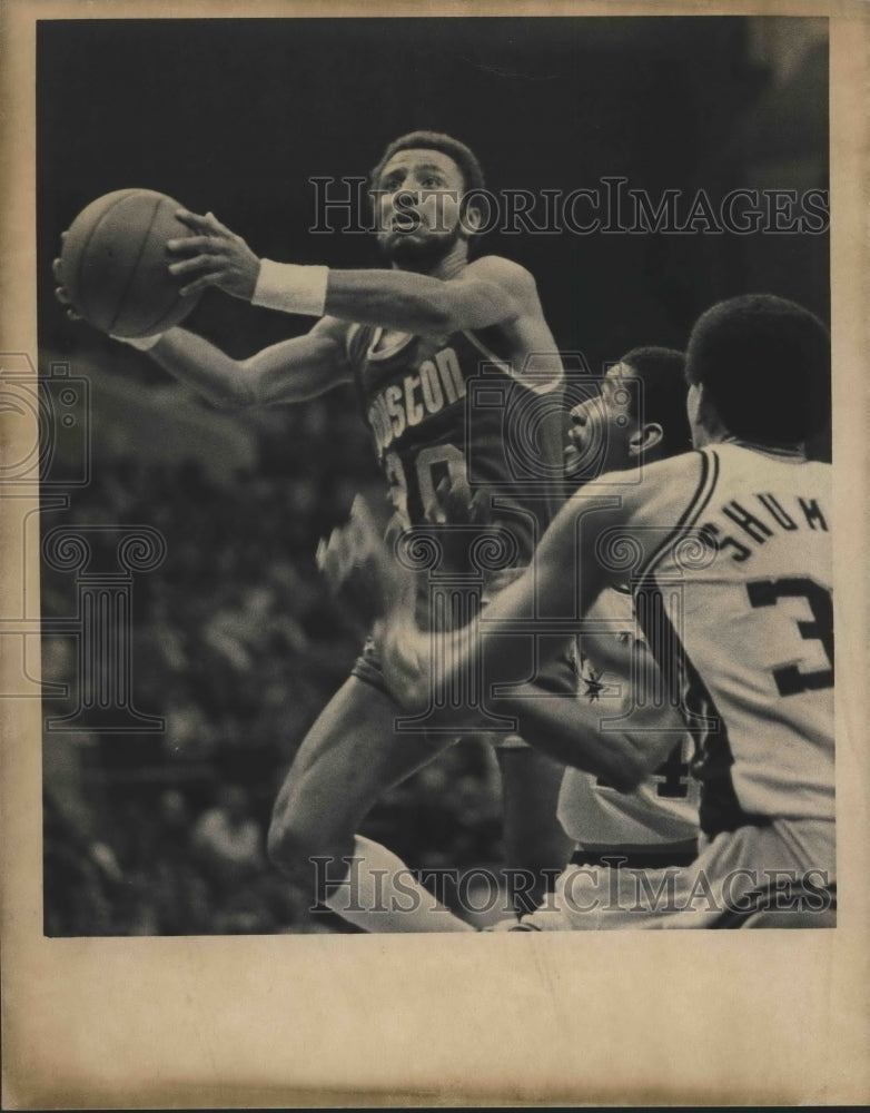 1980 Press Photo Houston Rockets basketball player Allen Leavell vs. the Spurs- Historic Images