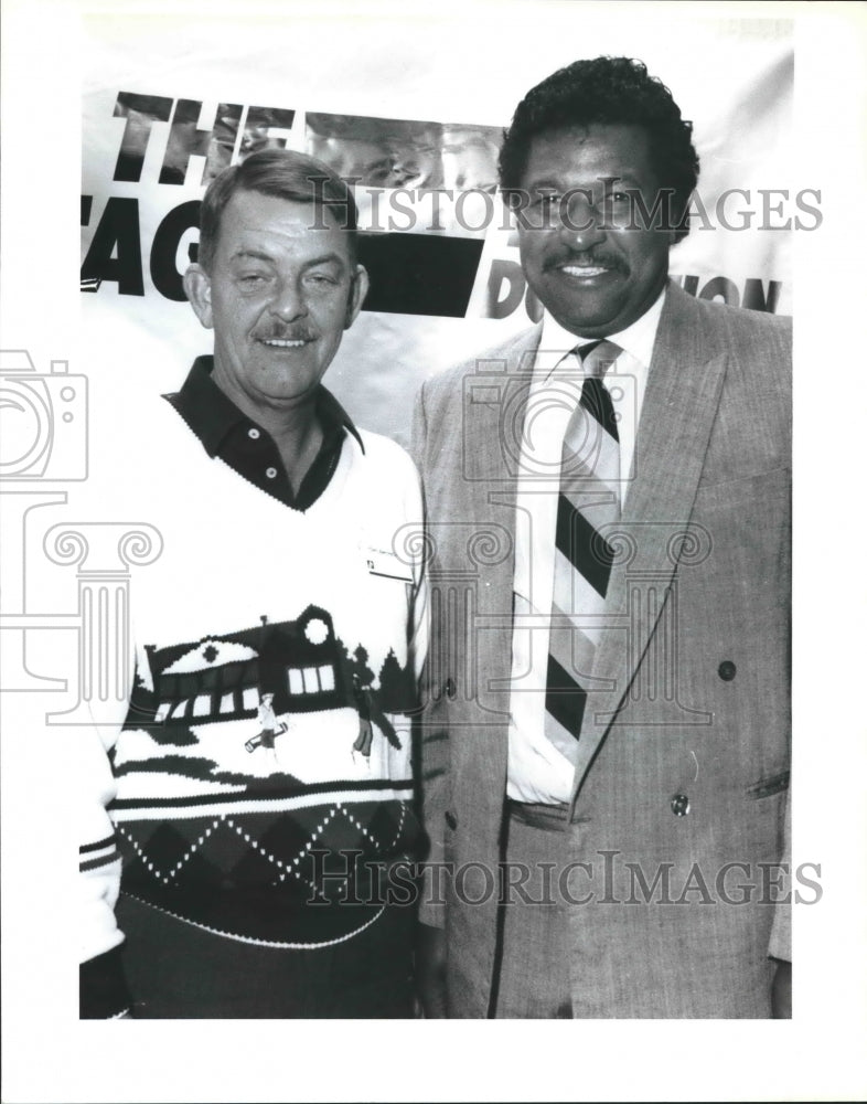 1991 Press Photo Vantage Senior PGA official Tom Gaither and golfer Jim Dent- Historic Images