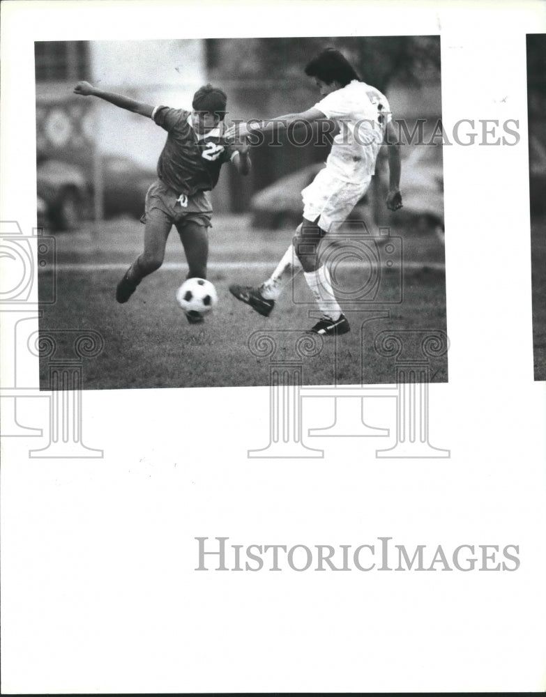 1990 Press Photo Jefferson and Lanier play a boys high school soccer game- Historic Images