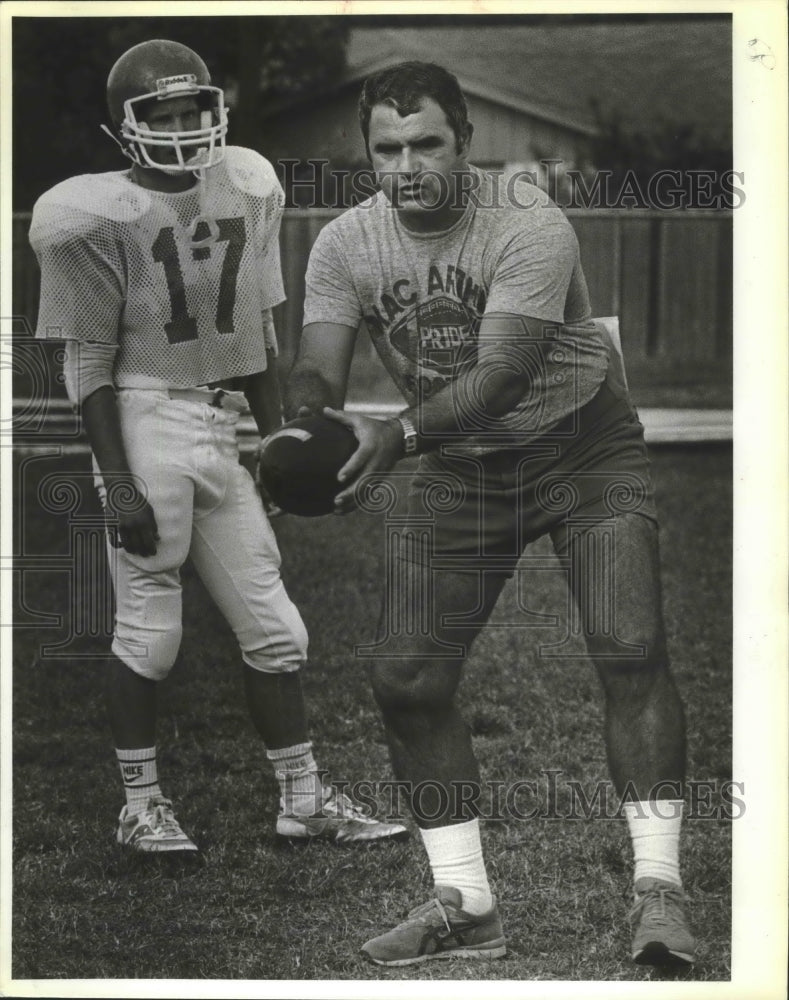 1986 Press Photo MacArthur High School football coach John Osborne - sas01324- Historic Images