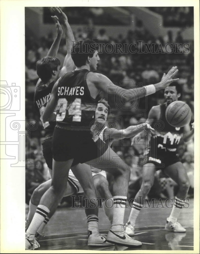 1985 Press Photo San Antonio Spurs basketball player John Paxson vs. Denver- Historic Images