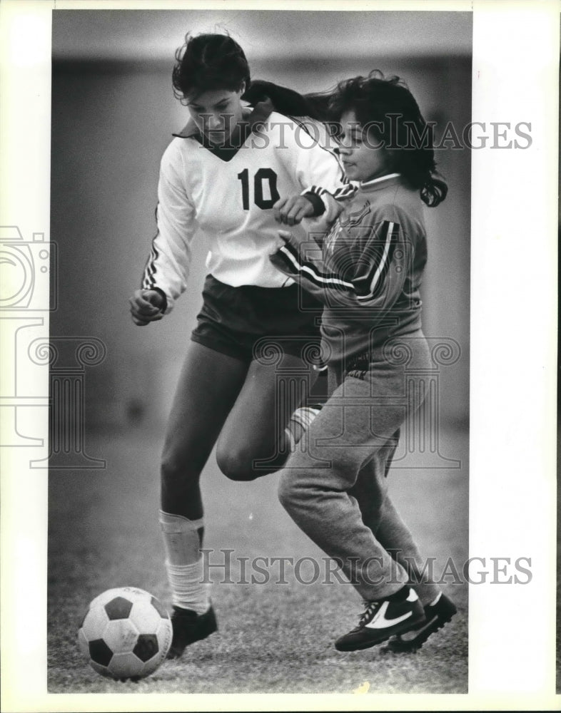 1985 Press Photo Madison and Edison play a high school soccer game - sas01512- Historic Images