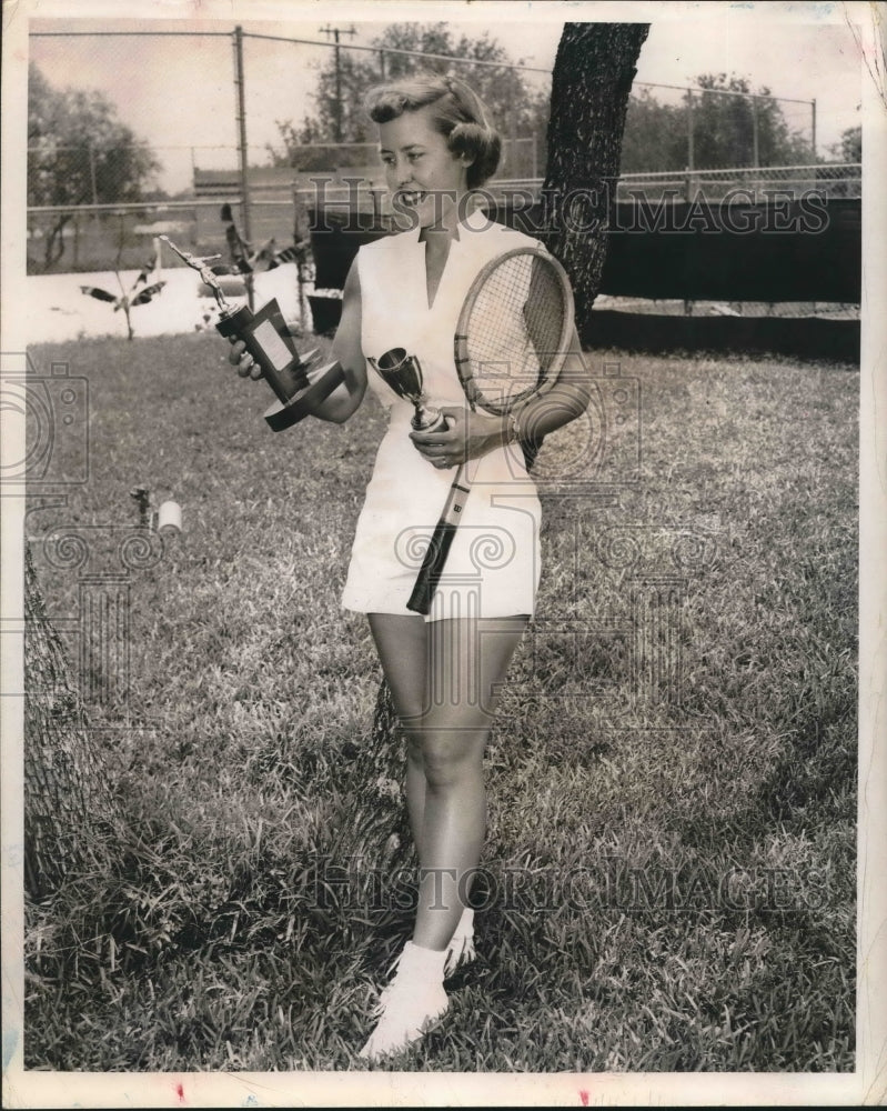 Press Photo Tennis player Ruth Latta at the Texas Sectional Tournament- Historic Images