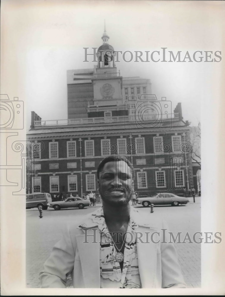 Press Photo Boxing champion Joe Frazier poses in Philadelphia - sas01569- Historic Images