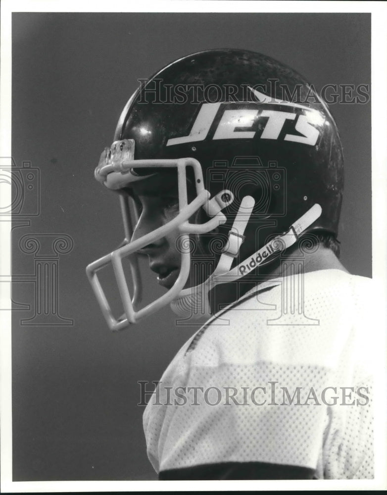 1988 Press Photo New York Jets football quarterback Ken O'Brien - sas01722- Historic Images