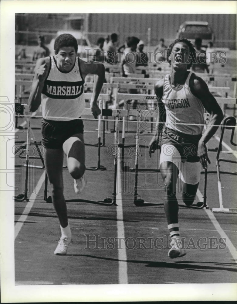 1985 Press Photo Marshall and Judson high school track athletes run a race- Historic Images