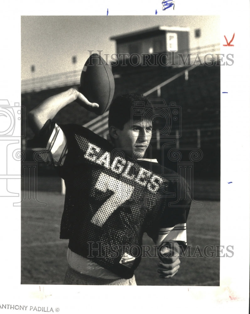 Press Photo Football player Lupe Rodriguez - sas01766- Historic Images