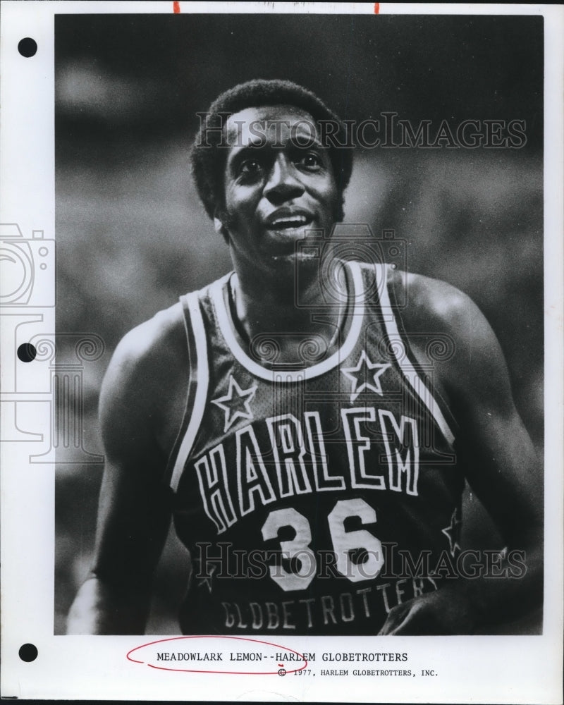 1977 Press Photo Harlem Globetrotter basketball star Meadowlark Lemon- Historic Images