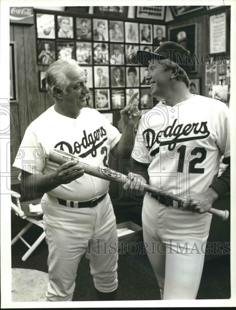 1985 Press Photo Los Angeles Dodgers manager Tom Lasorda with Gregg Fendley- Historic Images