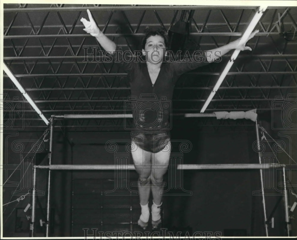 1983 Press Photo High school gymnast Stephanie Tausca - sas02237- Historic Images