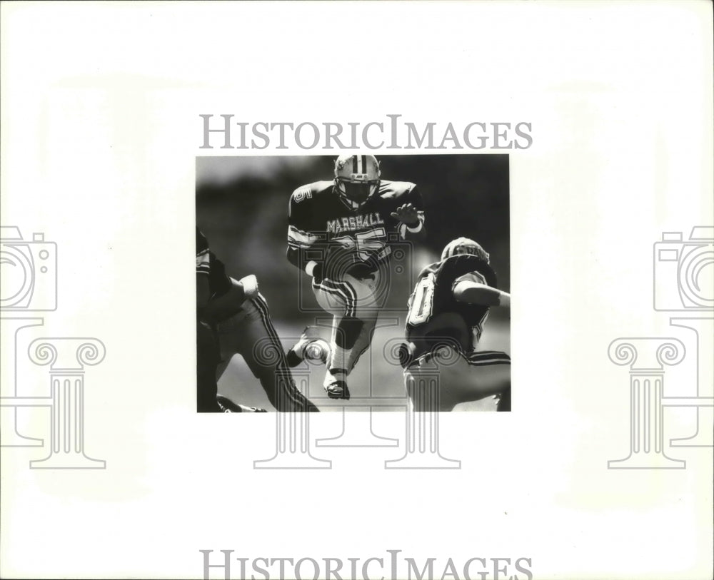 1993 Press Photo Football player Isaiah Jackson leaps, Northside Stadium- Historic Images