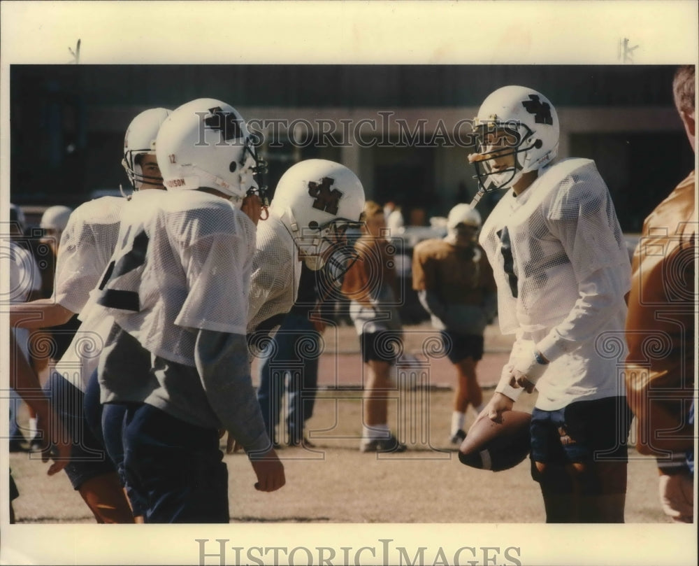 1992 Press Photo Madison plays Holmes in the football playoffs in Madison- Historic Images