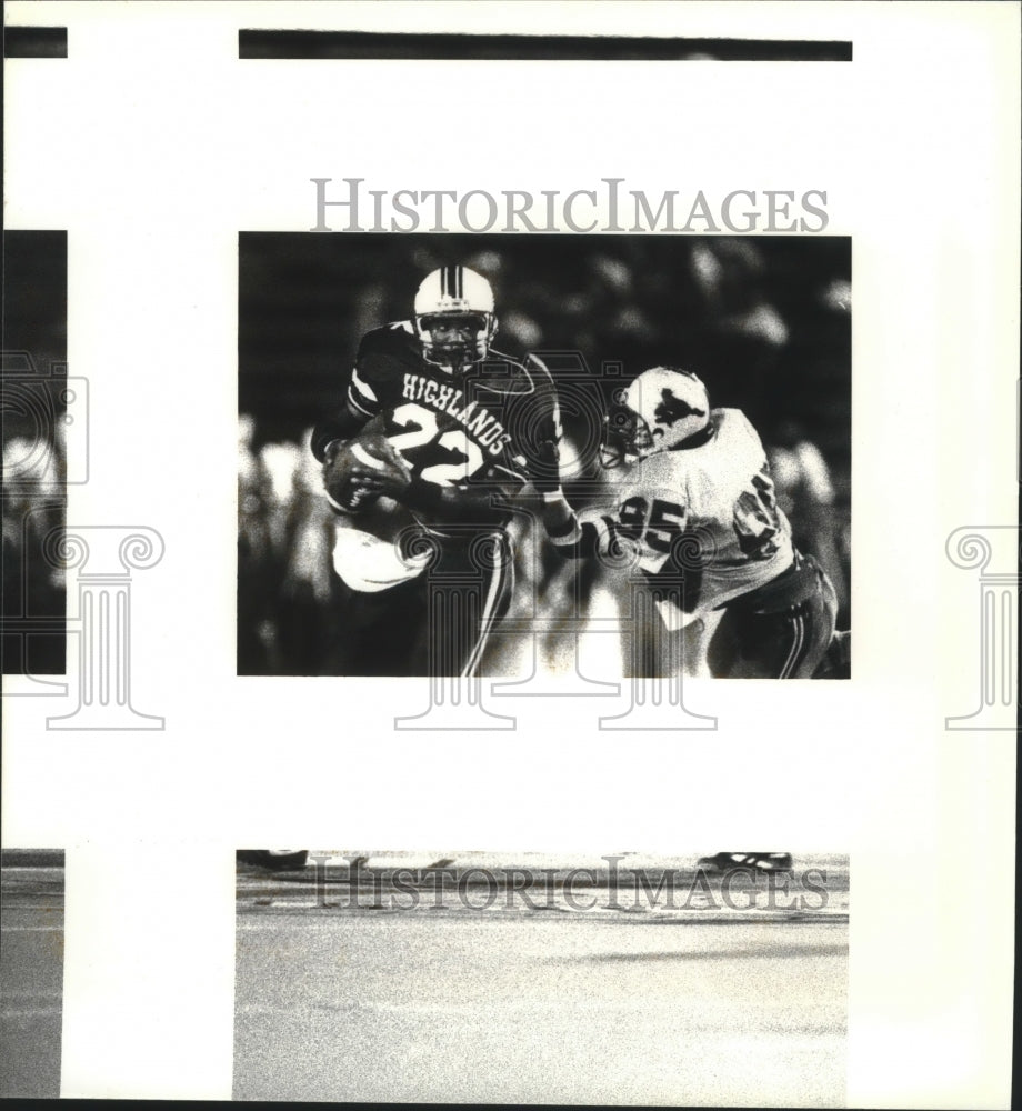 1993 Press Photo Melvin Pennywell, Highlands trying to break free Alamo Stadium- Historic Images