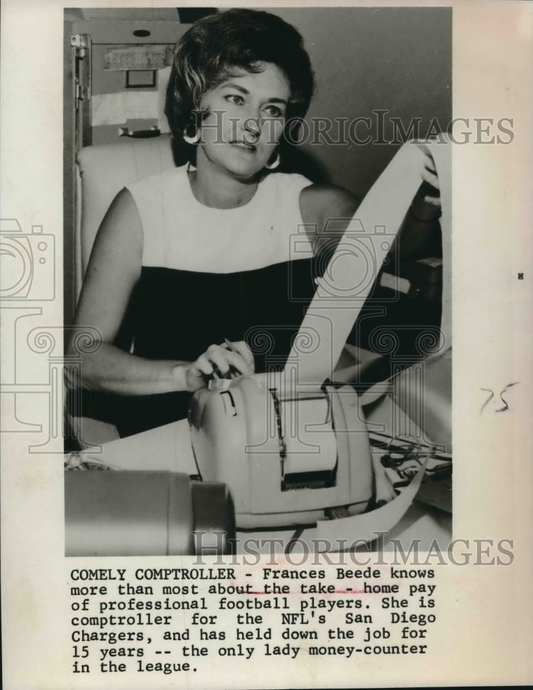 Press Photo Frances Beede, comptroller for the NFL's San Francisco Chargers- Historic Images