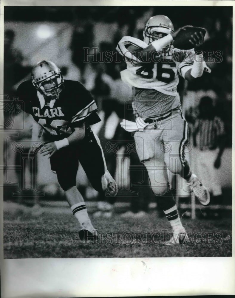 1987 Press Photo Holmes, Joey Garcia. Clark, Steven Hight play Football- Historic Images