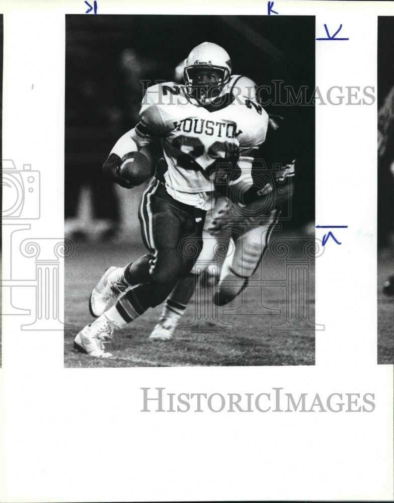 1991 Press Photo Vincent Yates cuts upfield Sam Houston vs East Central football- Historic Images