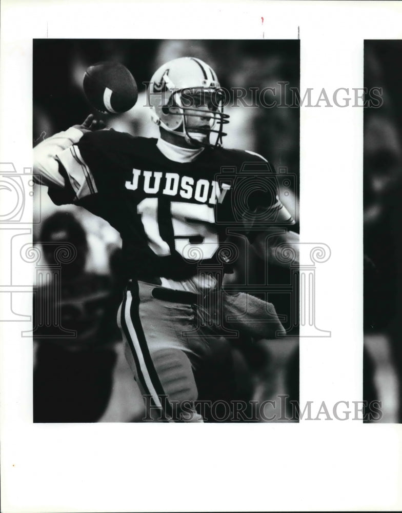 1992 Press Photo Aaron Carter, Judson High School Football Quarterback at Game- Historic Images