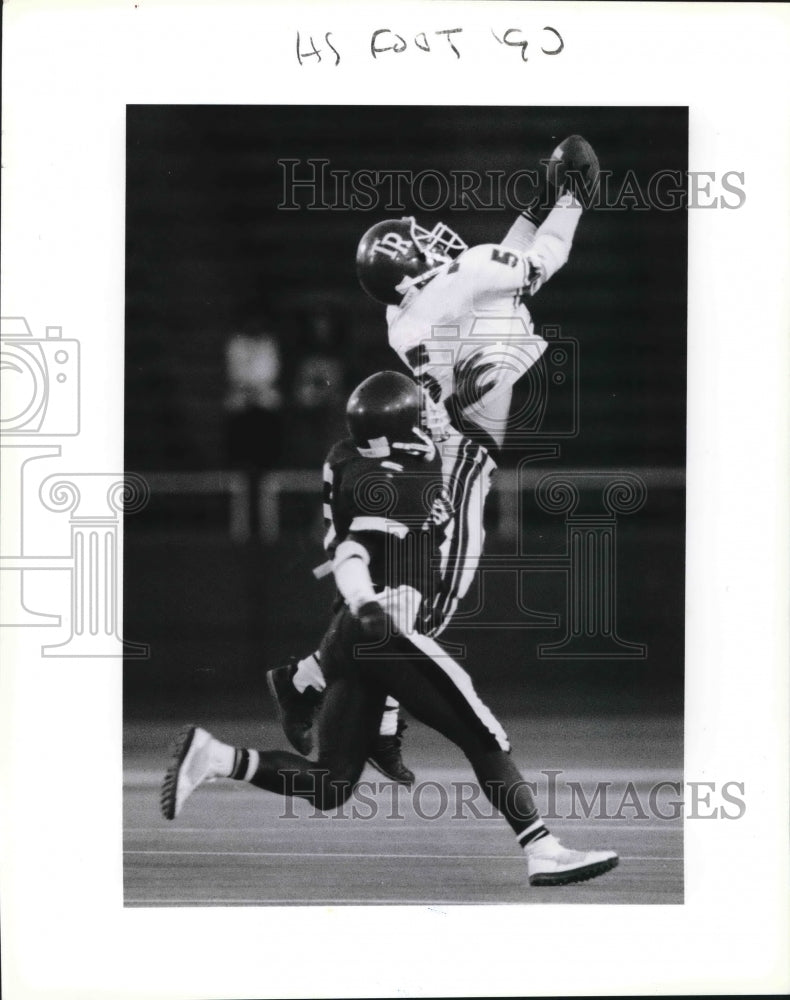 1990 Press Photo High School Football Players Brian Jolly and Louis Rojas- Historic Images