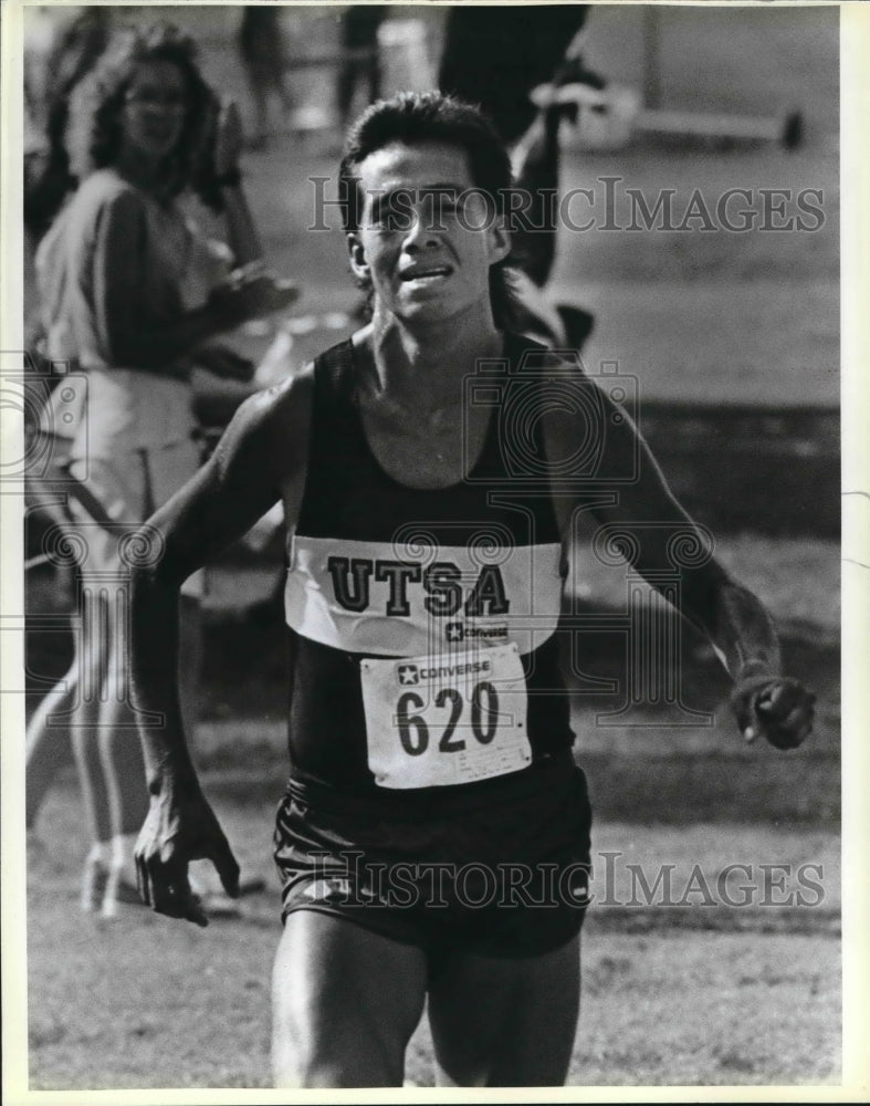1987 Press Photo Jose Iniguez, University of Texas San Antonio Track Runner- Historic Images