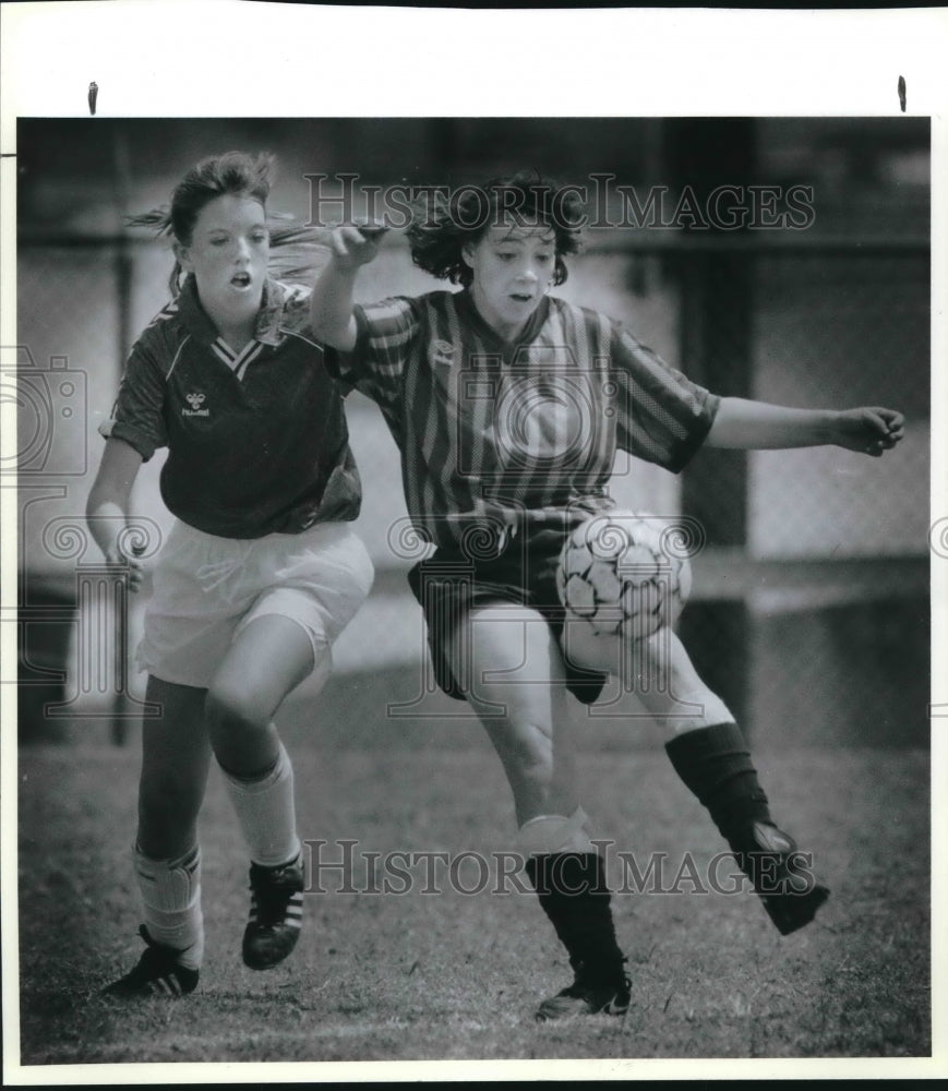 1989 Press Photo San Antonio and Kansas Players at Junior Olympics Soccer Game- Historic Images