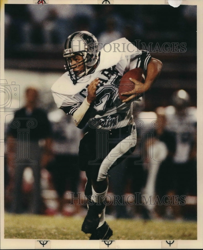 1990 Press Photo Desmond Dents, Clark High School Football Player at Game- Historic Images