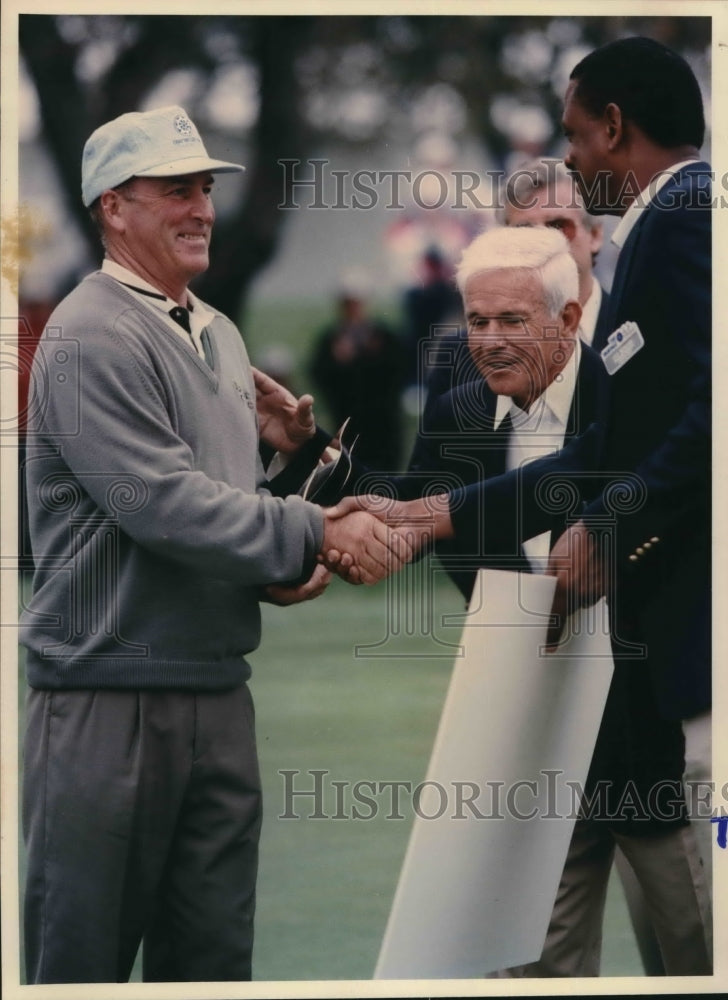 1994 Press Photo Golfer Jim Albus, Wimmer of Vantage at The Dominion with Others- Historic Images