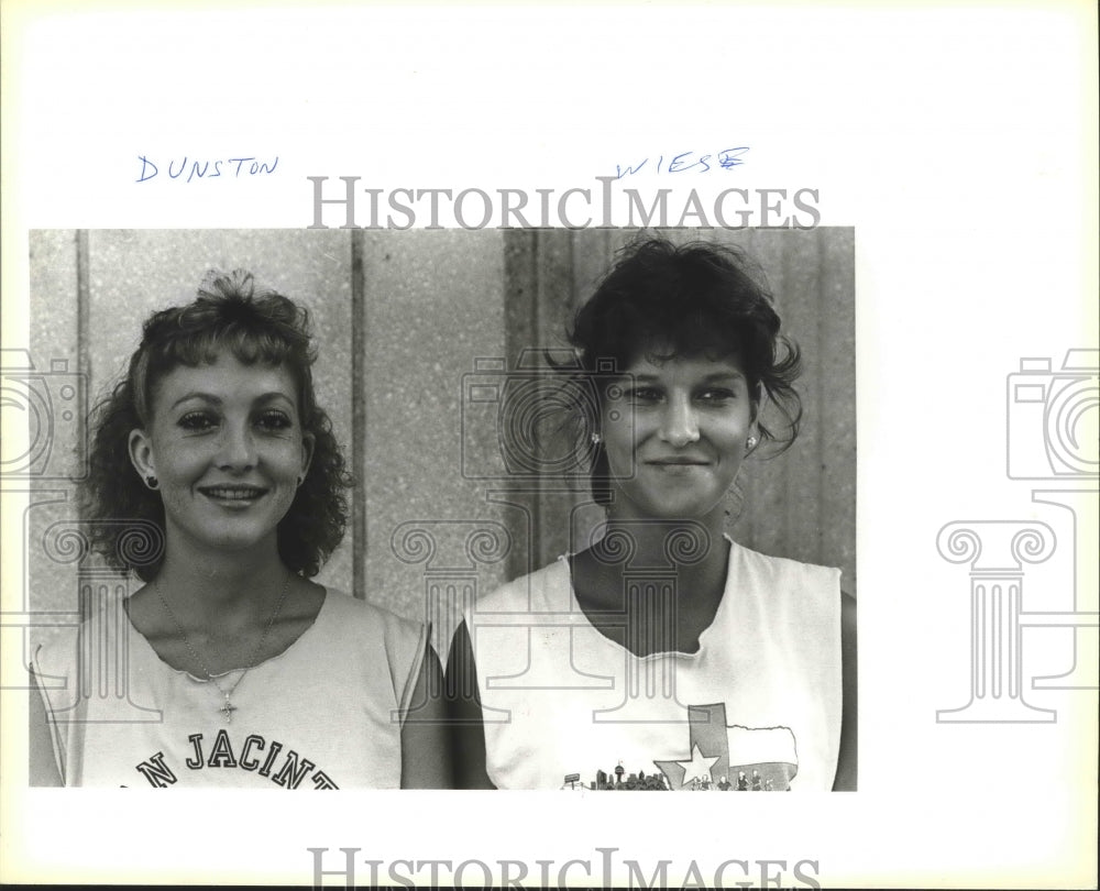 1986 Press Photo Jody Dunston & Paula Wiese, UTSA College Track - sas03936- Historic Images