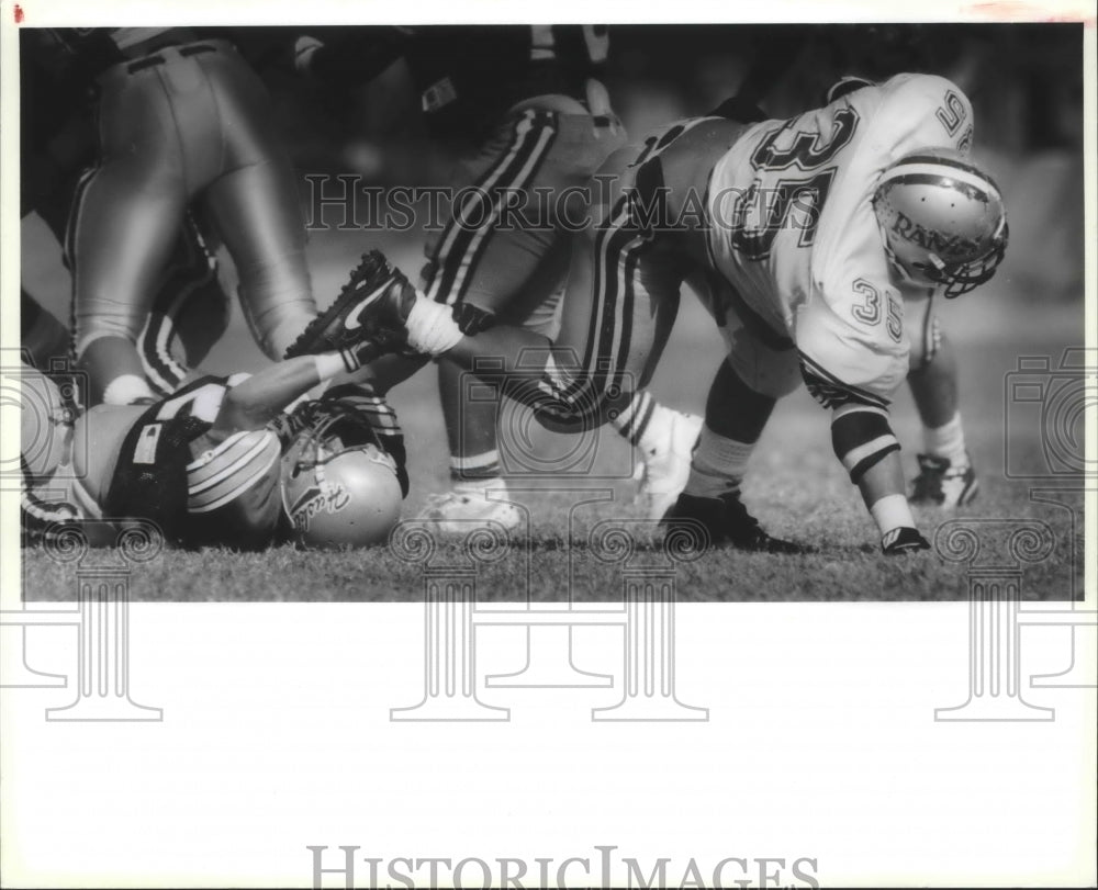 1991 Press Photo Carlos Reza, Marshall Rams High School Football Player at Game- Historic Images