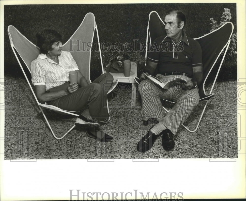 1984 Press Photo Pat Bailey, Thomas Jefferson Coach with Wife Nadine - sas04179- Historic Images