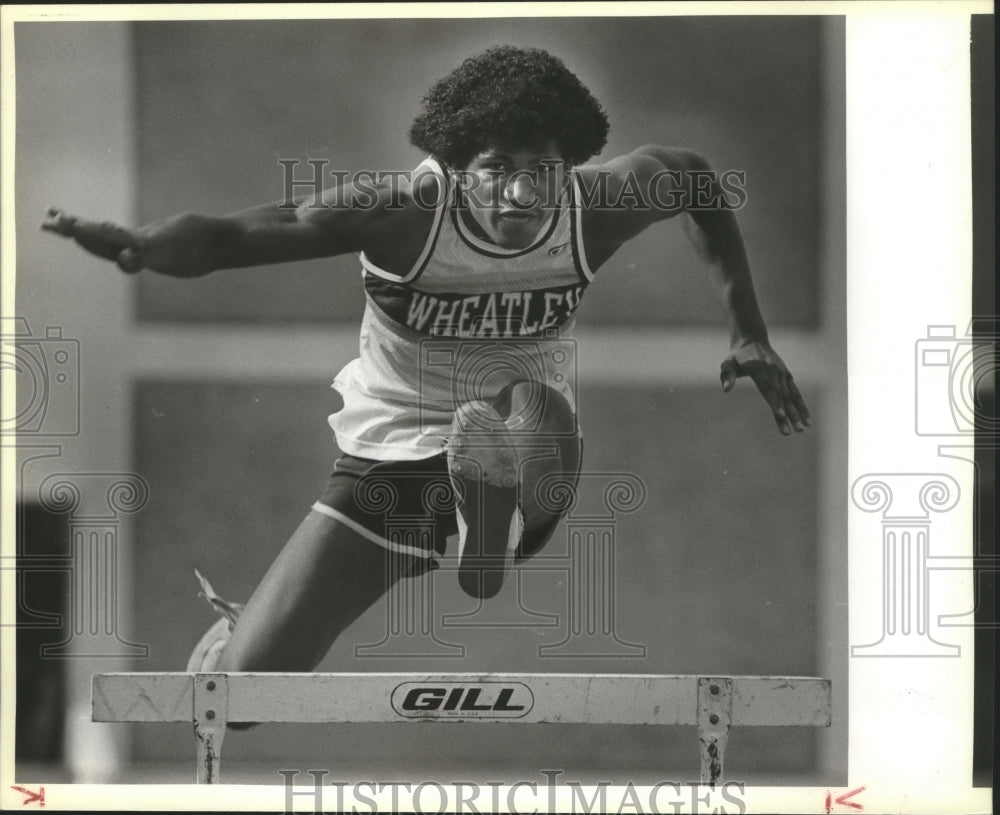 1985 Press Photo Julius Byrd, Wheatly High School Track Hurdle Jumper- Historic Images