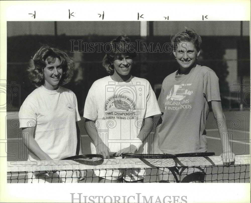 1987 Press Photo Ann Hulbert, Elvyn Barrable, Jane Holden Trinity College Tennis- Historic Images