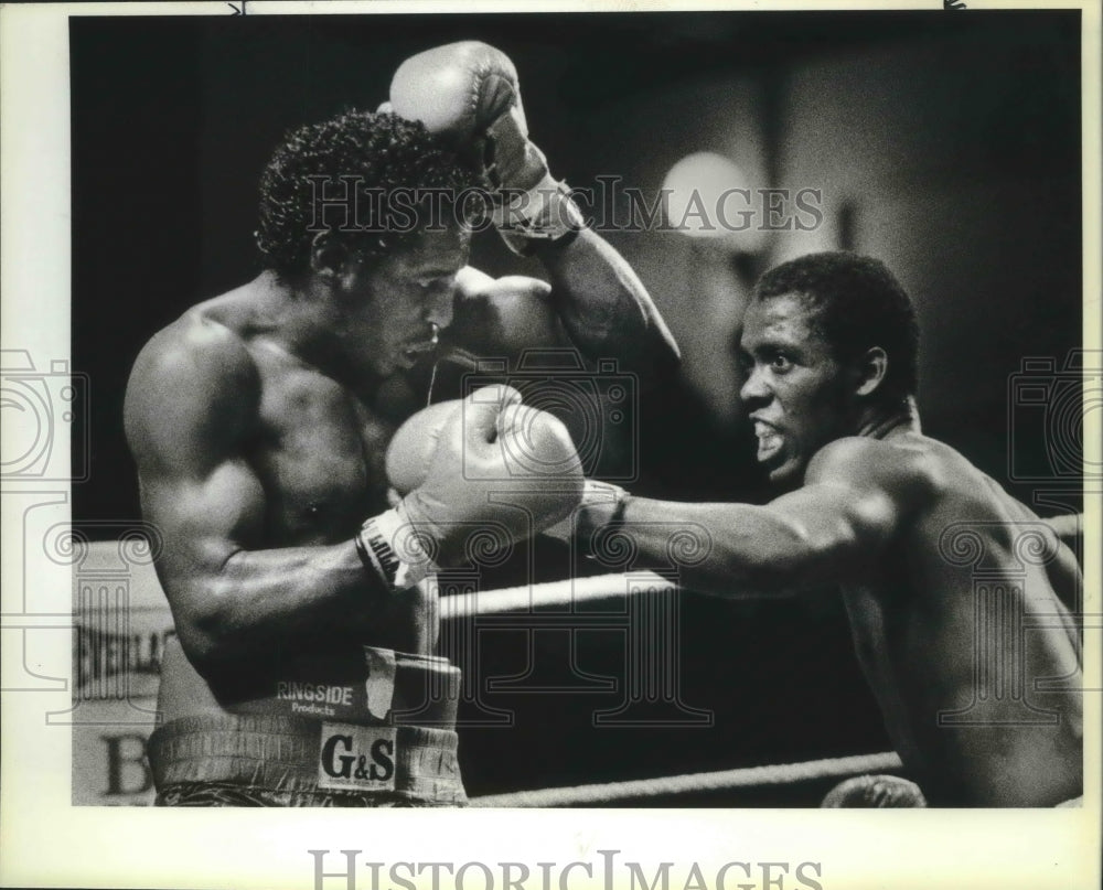 1986 Press Photo Boxers Ed Modicue and Chjarles Allen at Corpus Christi Fight- Historic Images