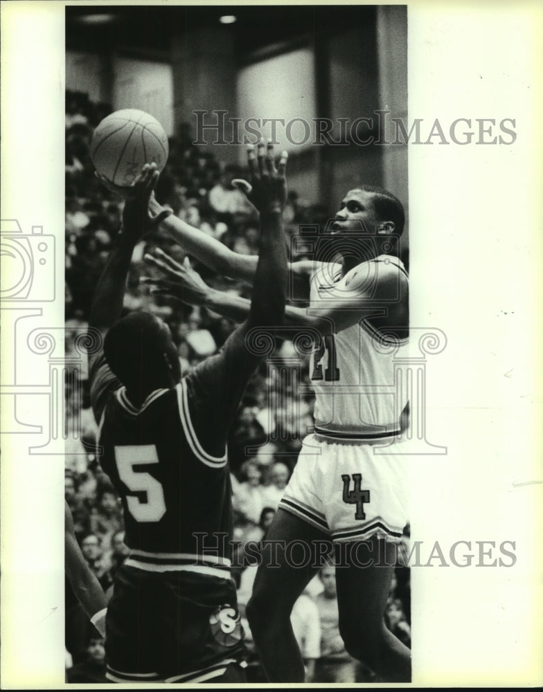 1988 Press Photo Stetson and Texas play a college basketball game - sas04446- Historic Images