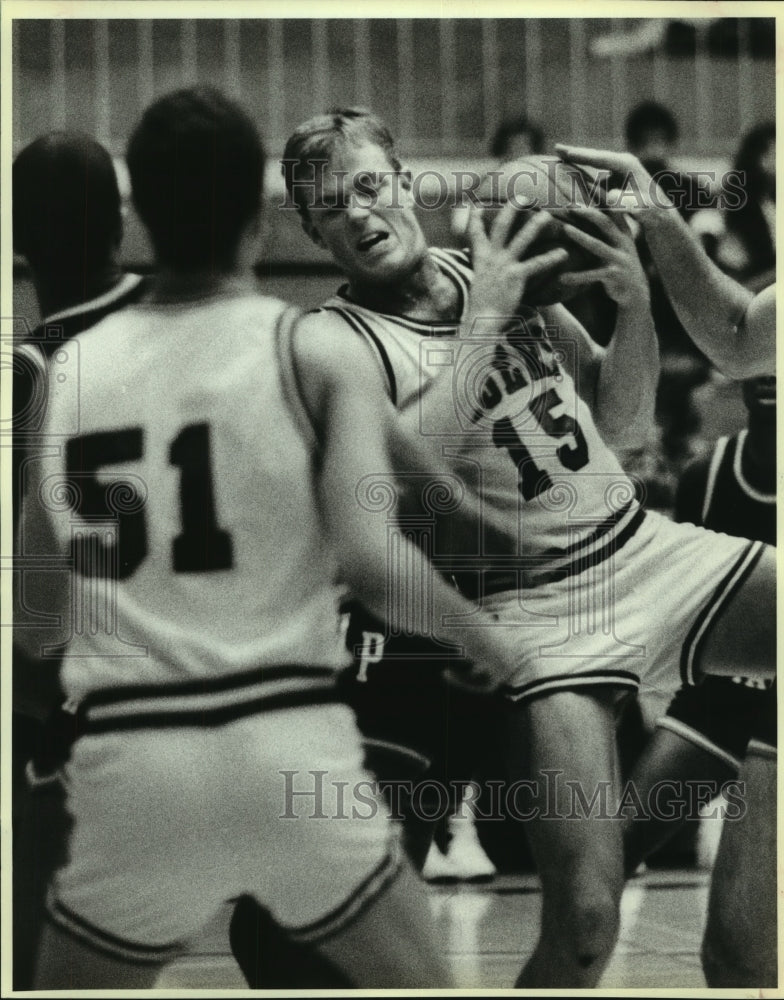 1988 Press Photo College basketball player Pete Almquist vs. Howard Payne- Historic Images