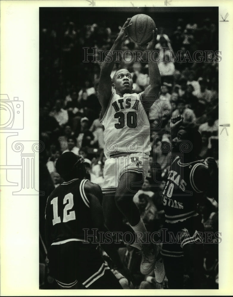 1988 Press Photo Texas-San Antonio and Texas Christian play college basketball- Historic Images