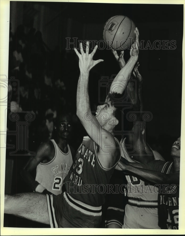 1988 Press Photo Incarnate World basketball player Steve Constancio in action- Historic Images